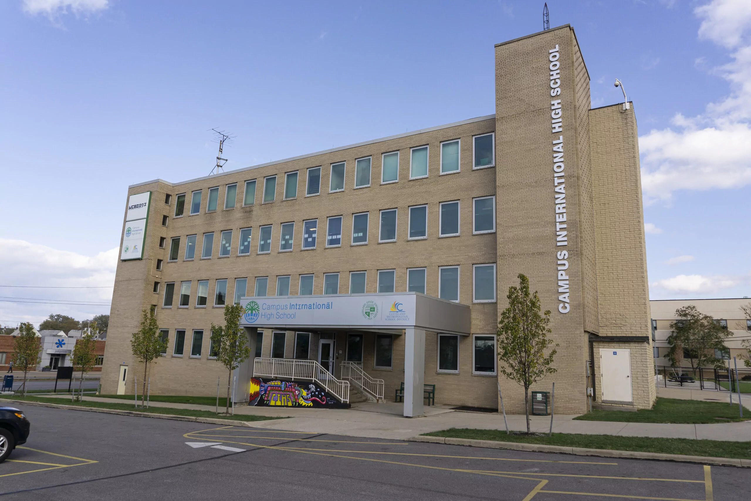 Campus International High School